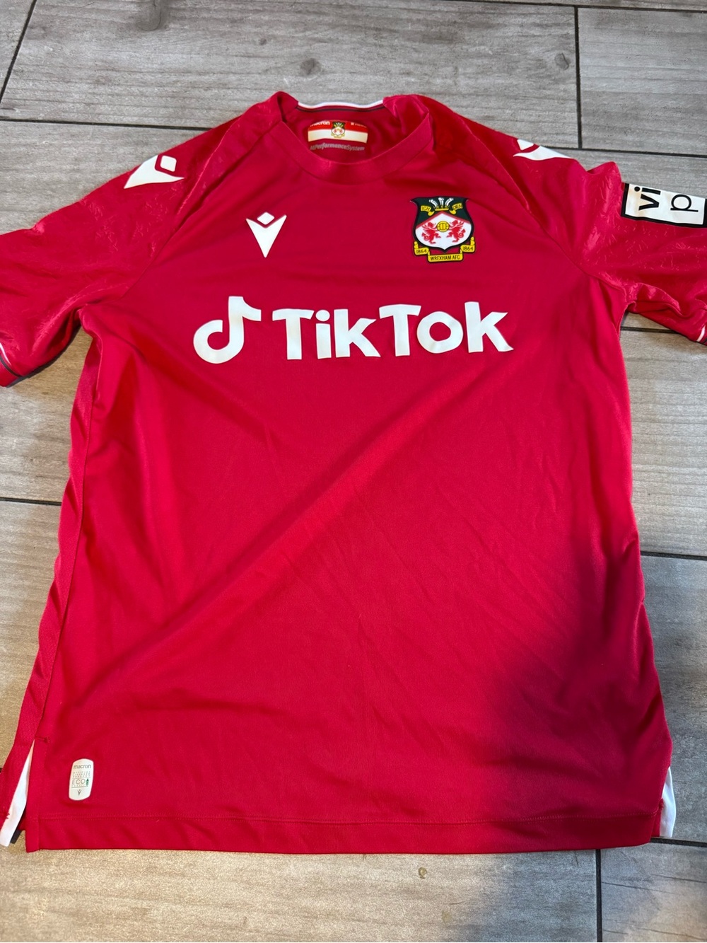 WREXHAM TOWN 2022/23 HOME MACRON TIK TOK FOOTBALL JERSEY SOCCER SHIRT MEN SIZE M